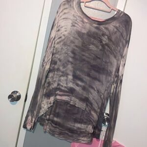 Tie-Dye Long Sleeve Blouse by Wonderly Size large LIKE NEW CONDITION